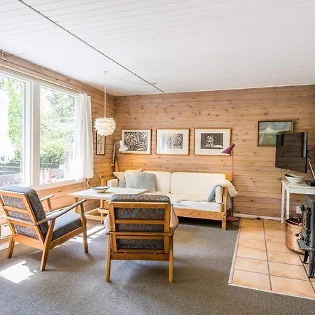 5 Person In Norre Nebel