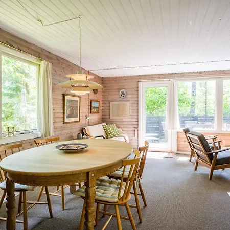 5 Person In Norre Nebel